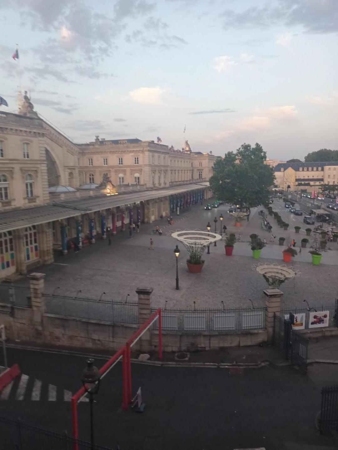 Hotel De Lorraine Paris Eksteriør bilde